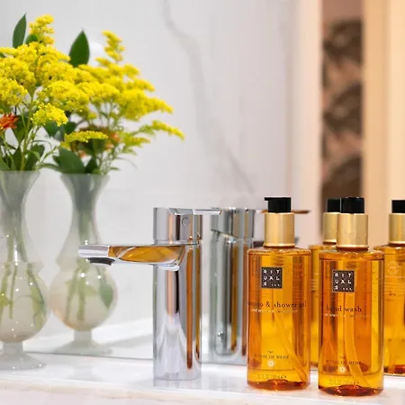 Strelitzia Apartment, By Bolhao Residences