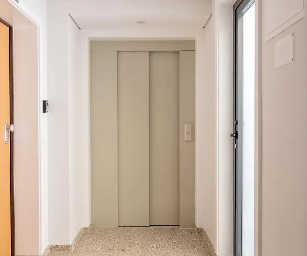 Strelitzia Apartment, By Bolhão Residences Porto