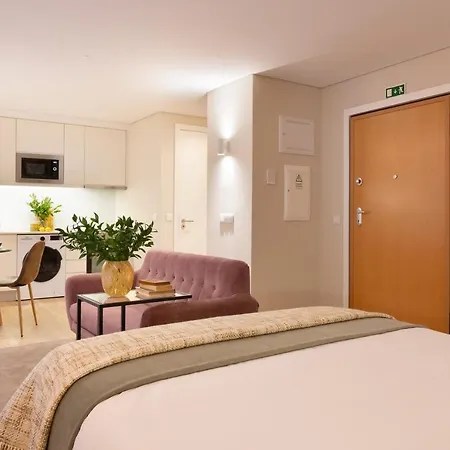 Strelitzia Apartment, By Bolhao Residences