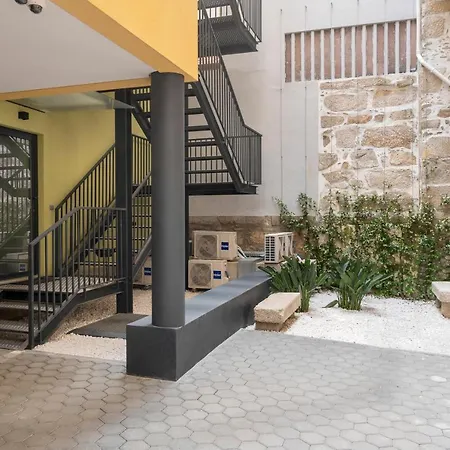 Strelitzia Apartment, By Bolhao Residences Апартаменты